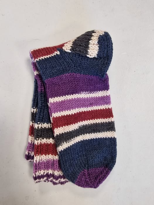 20. Villased triibusokid Tartumaalt.  Alghind 5 eurot