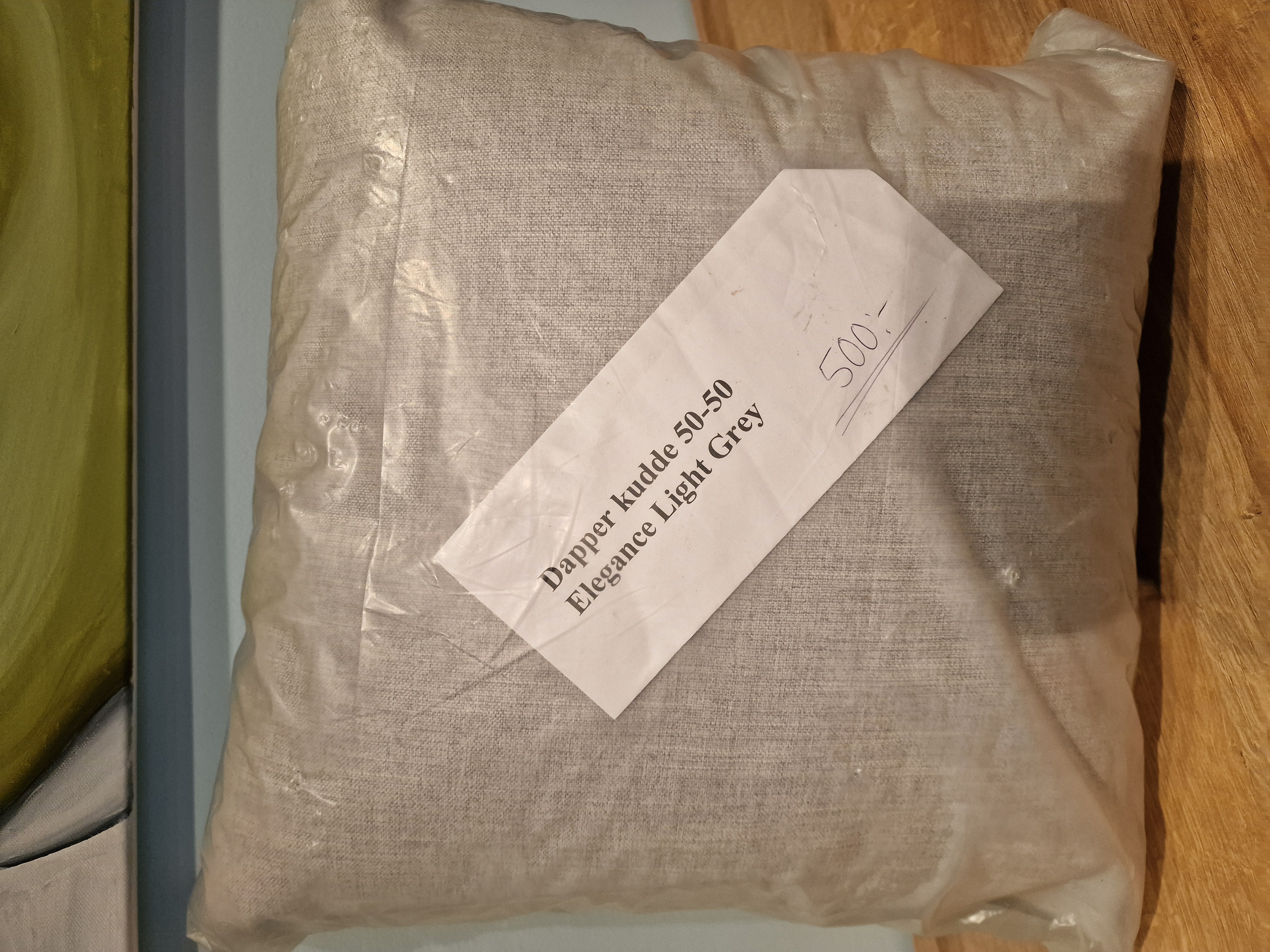 Diivanipadi hallikasbeež 50X50 uus